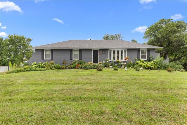 7611 Harry S Truman Drive, Grandview, MO 64030