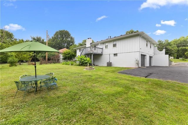 7611 Harry S Truman Drive, Grandview, MO 64030
