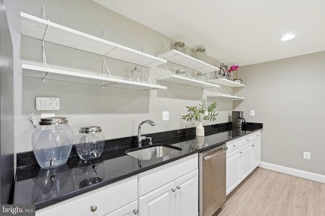 23817 WEATHERVANE PL, Ashburn, VA 20148