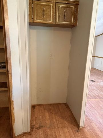 17585 E Cedar Lane Road, Norman, OK 73026