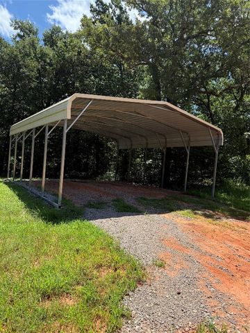 17585 E Cedar Lane Road, Norman, OK 73026