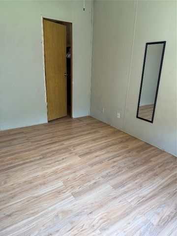 17585 E Cedar Lane Road, Norman, OK 73026