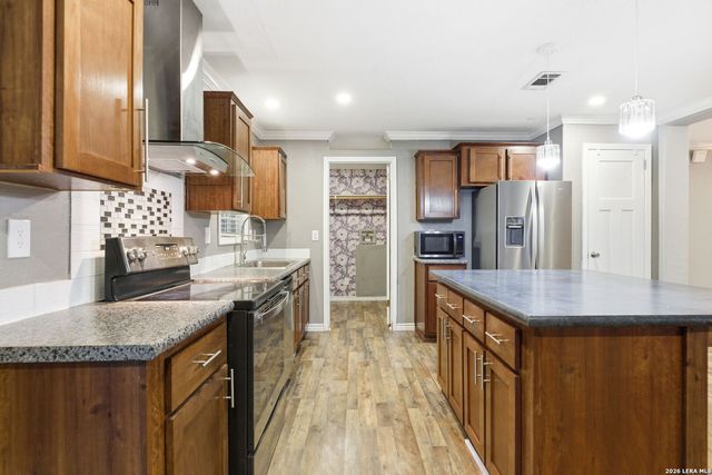 2383 Tomblin, Bigfoot, TX 78005