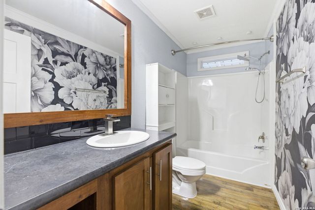 2383 Tomblin, Bigfoot, TX 78005