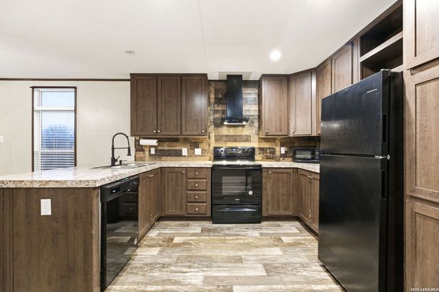 2383 Tomblin, Bigfoot, TX 78005