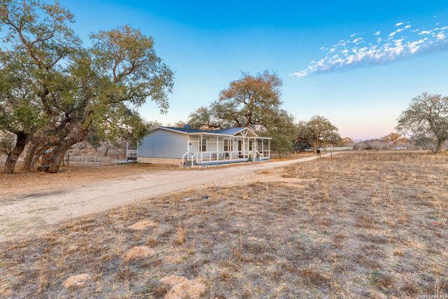 2383 Tomblin, Bigfoot, TX 78005