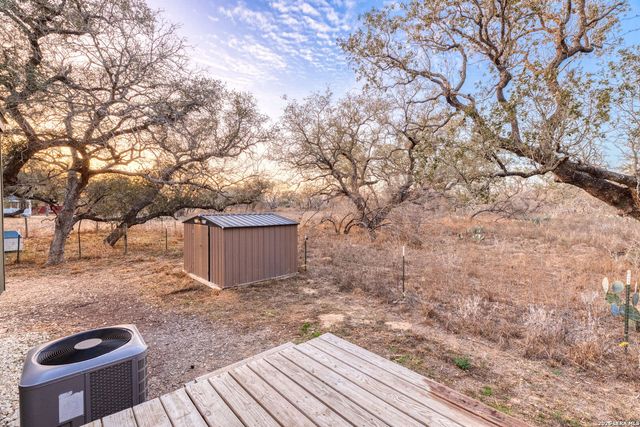 2383 Tomblin, Bigfoot, TX 78005