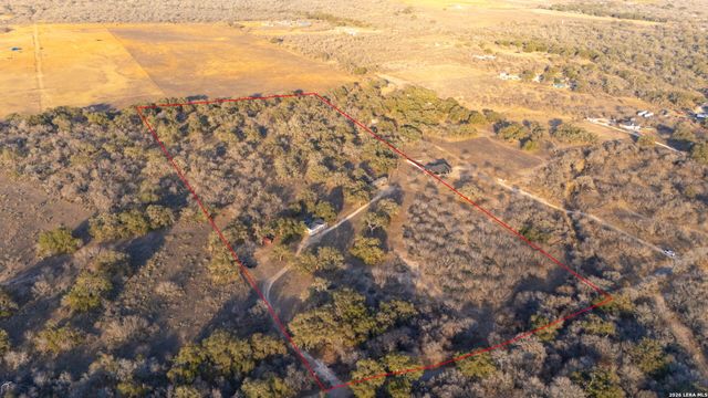 2383 Tomblin, Bigfoot, TX 78005