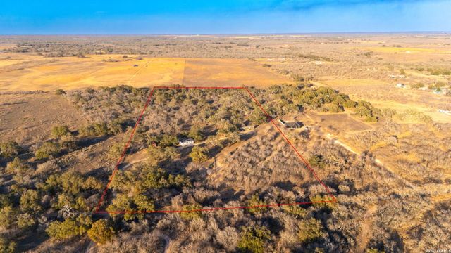 2383 Tomblin, Bigfoot, TX 78005