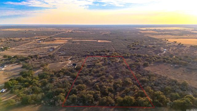 2383 Tomblin, Bigfoot, TX 78005