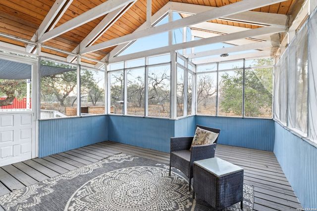 2383 Tomblin, Bigfoot, TX 78005