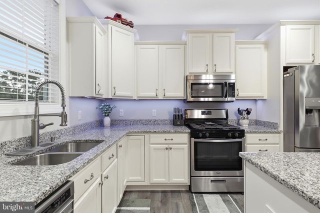 521 CHARLES AVE, Hanover, PA 17331