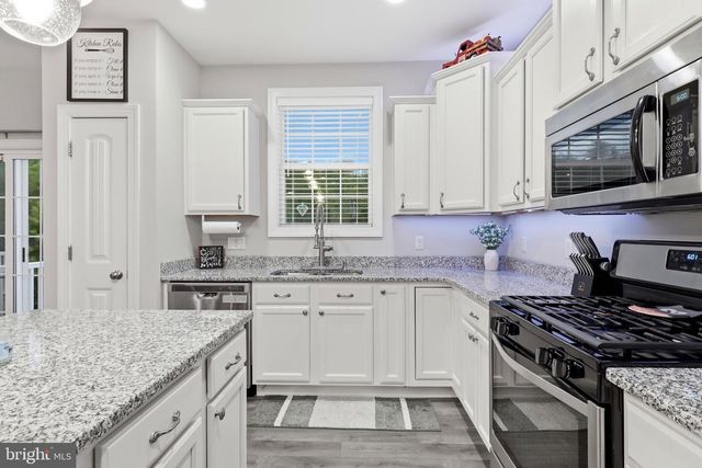 521 CHARLES AVE, Hanover, PA 17331