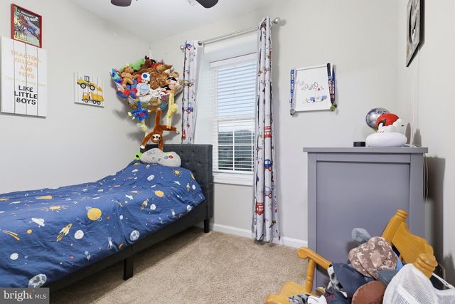 521 CHARLES AVE, Hanover, PA 17331
