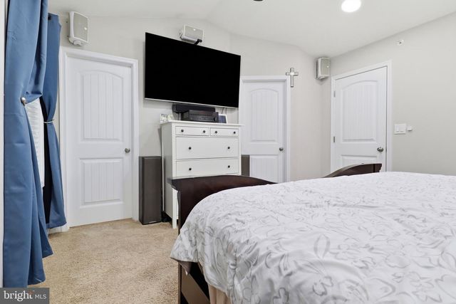 521 CHARLES AVE, Hanover, PA 17331