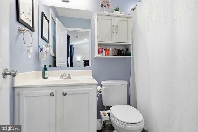521 CHARLES AVE, Hanover, PA 17331