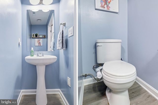 521 CHARLES AVE, Hanover, PA 17331