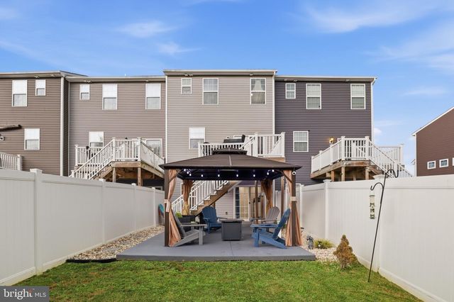 521 CHARLES AVE, Hanover, PA 17331