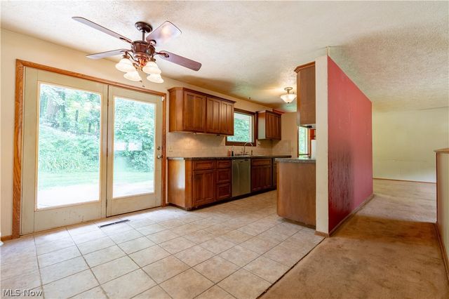 8944 Colton Street NW, Massillon, OH 44646