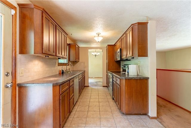 8944 Colton Street NW, Massillon, OH 44646