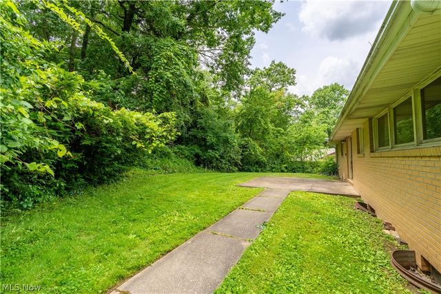 8944 Colton Street NW, Massillon, OH 44646