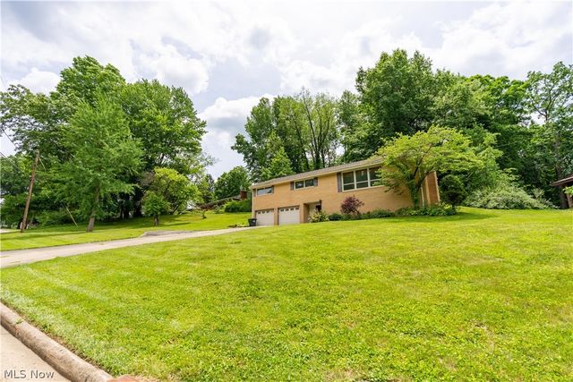 8944 Colton Street NW, Massillon, OH 44646