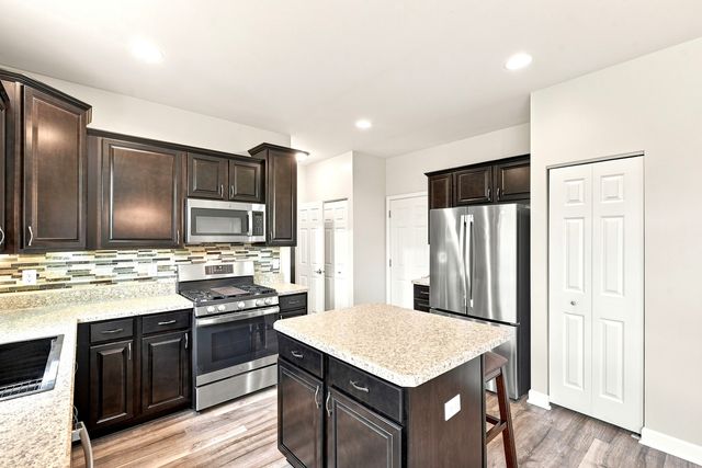 503 Sutton Street, Yorkville, IL 60560