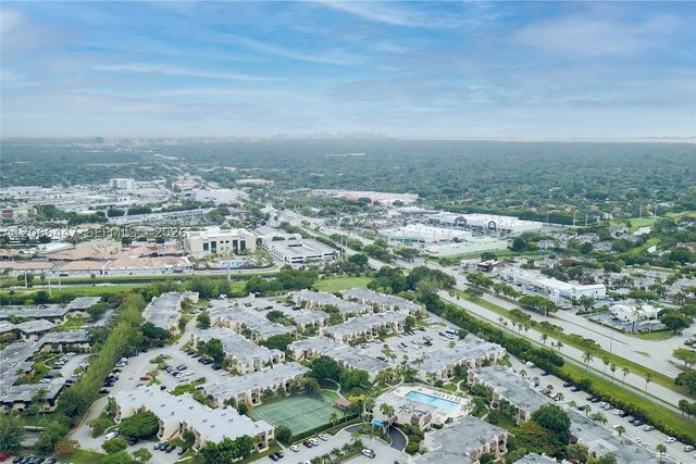 13898 SW 90th Ave 204-EE, Miami, FL 33176