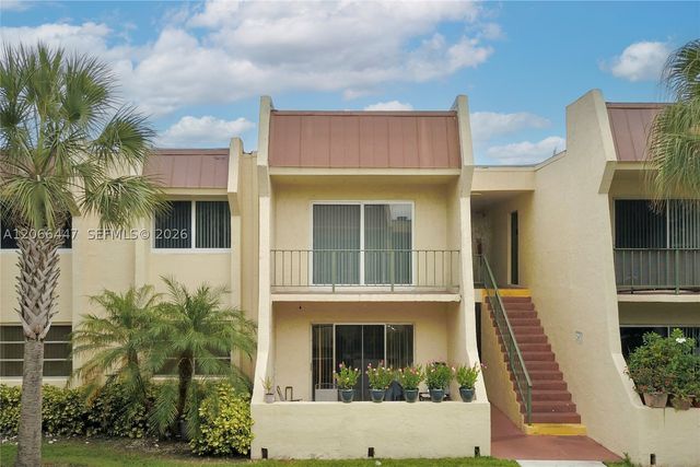 13898 SW 90th Ave 204-EE, Miami, FL 33176