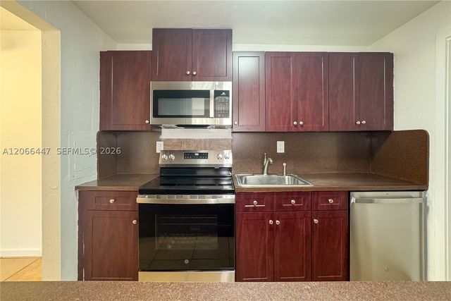 13898 SW 90th Ave 204-EE, Miami, FL 33176