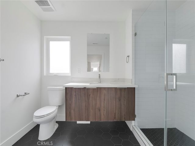 150 S Madison, Los Angeles, CA 90004