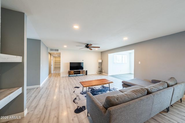 8131 E AMELIA Avenue, Scottsdale, AZ 85251