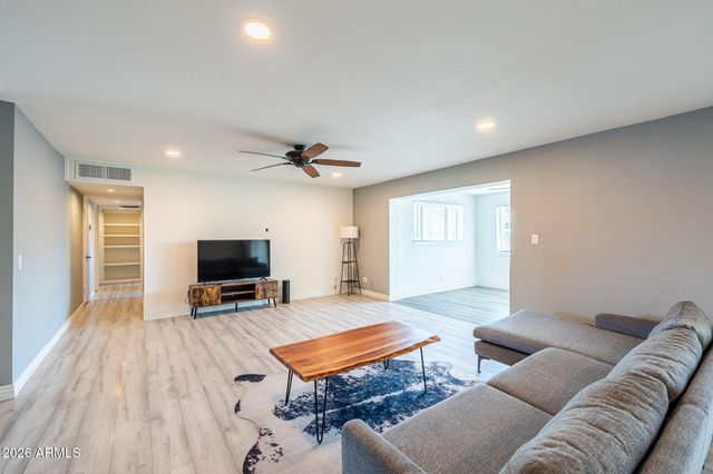 8131 E AMELIA Avenue, Scottsdale, AZ 85251