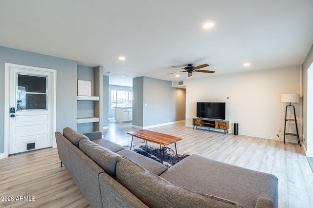 8131 E AMELIA Avenue, Scottsdale, AZ 85251