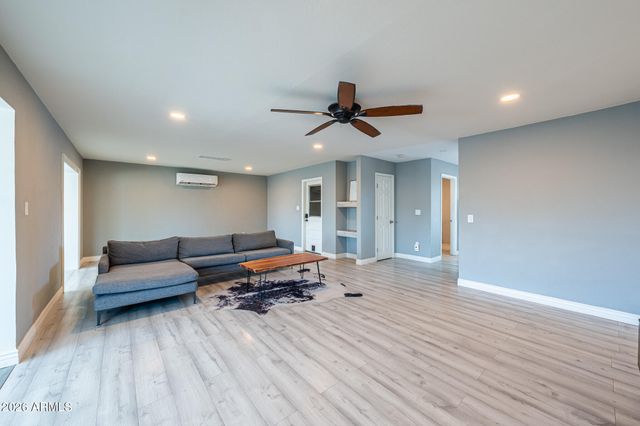 8131 E AMELIA Avenue, Scottsdale, AZ 85251