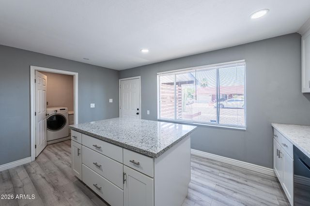 8131 E AMELIA Avenue, Scottsdale, AZ 85251