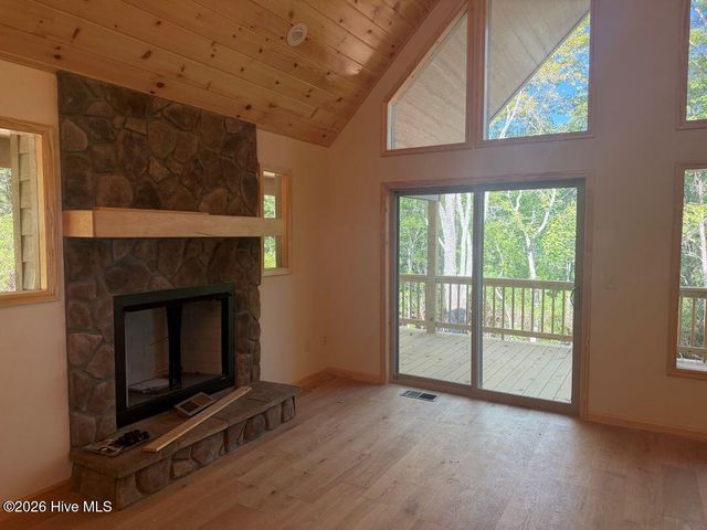 44 Tall Shadow Road, Murphy, NC 28906