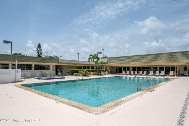 40 Vista Gardens Trail 201, Vero Beach, FL 32962