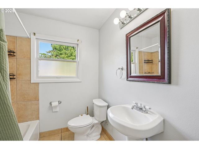 4801 Ne 42ND Ave, Portland, OR 97218