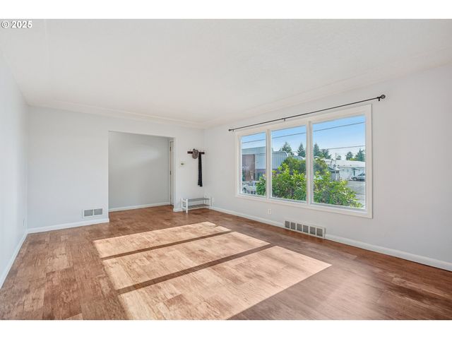 4801 Ne 42ND Ave, Portland, OR 97218