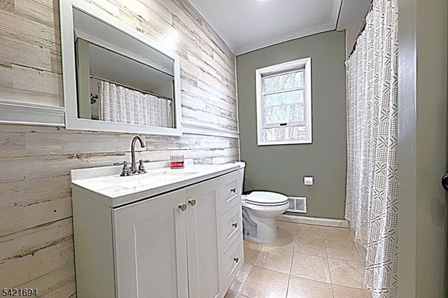 72 Orben Dr, Roxbury Twp., NJ 07850