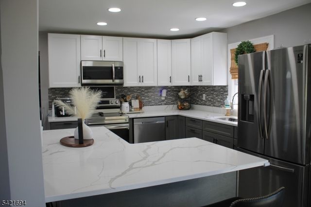 72 Orben Dr, Roxbury Twp., NJ 07850