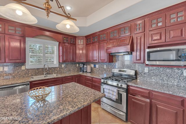 935 Via Linda Court, El Paso, TX 79912