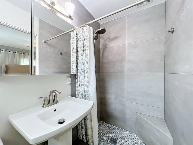 2806 VINE STREET, Orlando, FL 32806
