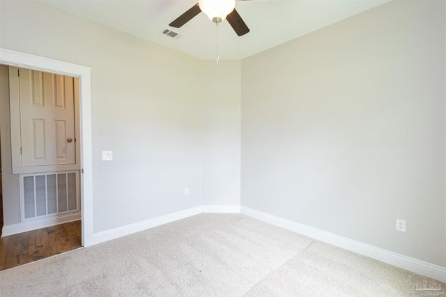 9276 Sunset Dr, Navarre, FL 32566