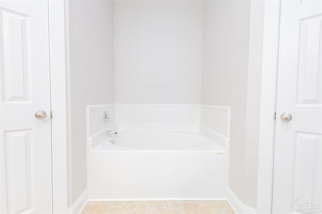 9276 Sunset Dr, Navarre, FL 32566