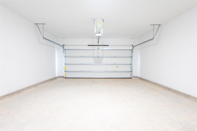 9276 Sunset Dr, Navarre, FL 32566