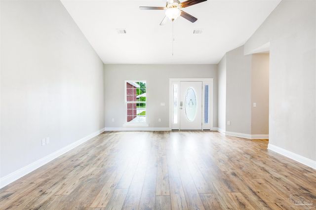 9276 Sunset Dr, Navarre, FL 32566