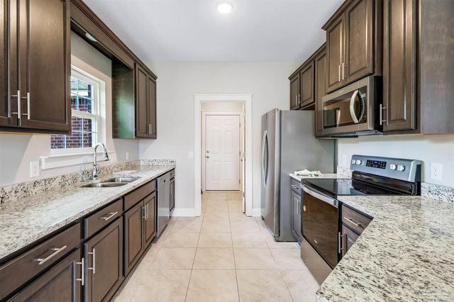 9276 Sunset Dr, Navarre, FL 32566