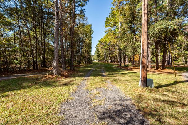 5950 Lowell Reed Road, Ravenel, SC 29470